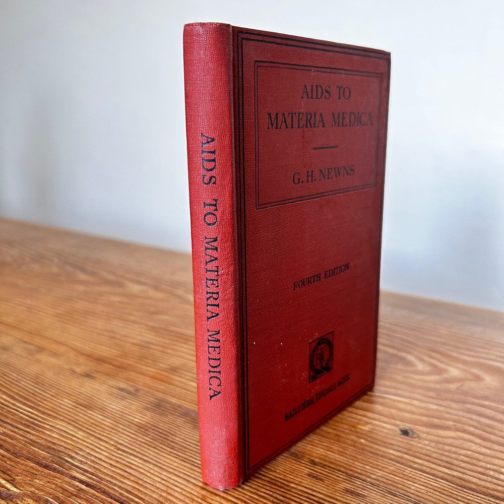 Aids to Materia Medica by G H Newns c1950